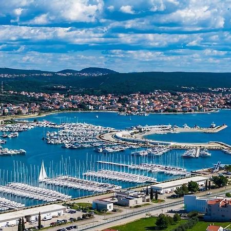 Apartmani Svitlana Sukošan Екстериор снимка