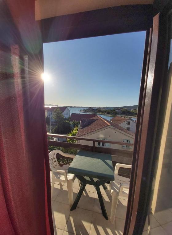 Apartmani Svitlana Sukošan Екстериор снимка