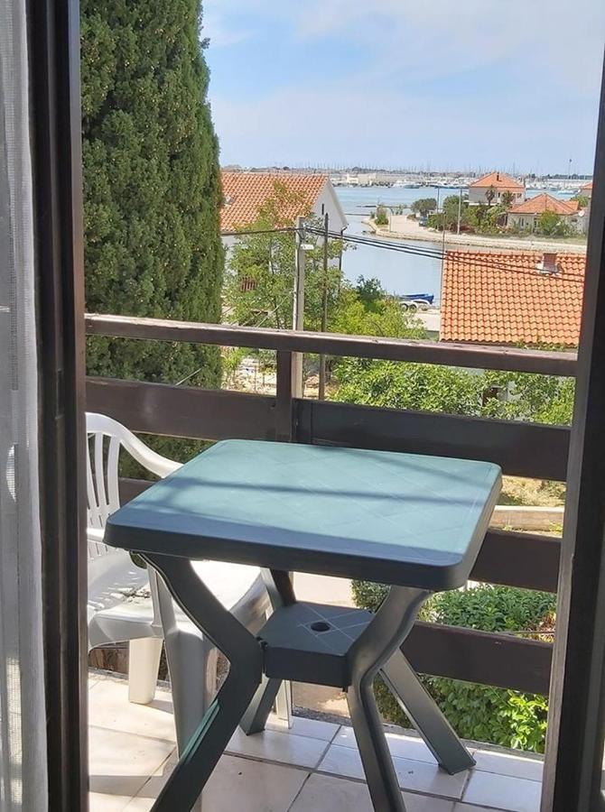 Apartmani Svitlana Sukošan Екстериор снимка