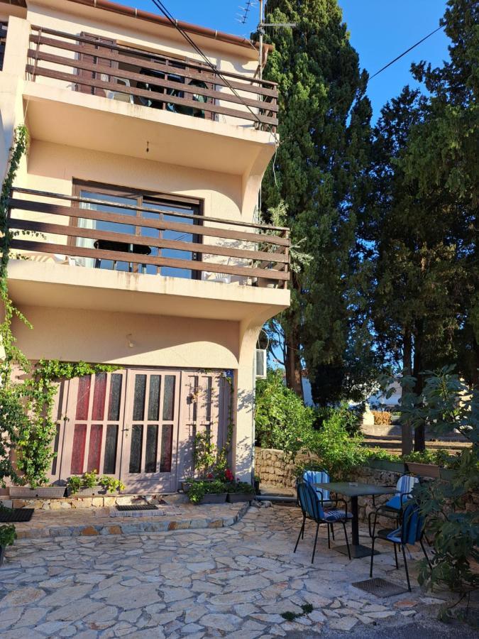 Apartmani Svitlana Sukošan Екстериор снимка