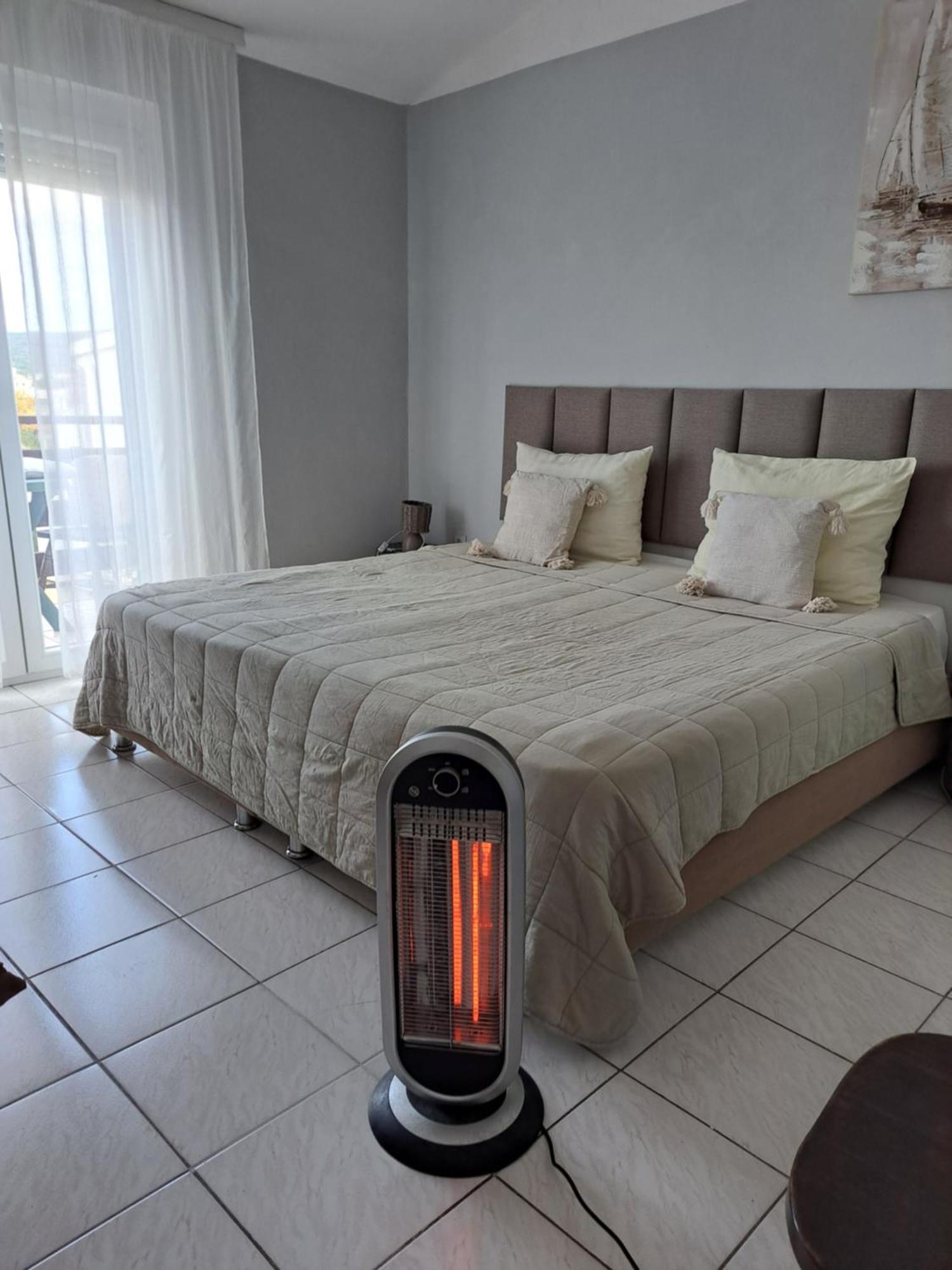 Apartmani Svitlana Sukošan Стая снимка